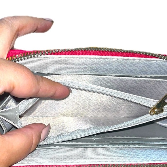 DAISY FUENTES Quilted Zip Around Long Wallet Fuchsia Pink Faux Leather, NWOT - Picture 9 of 10